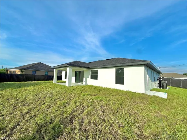 3006 Nw Douglas Cir, Cape Coral, Florida 33993