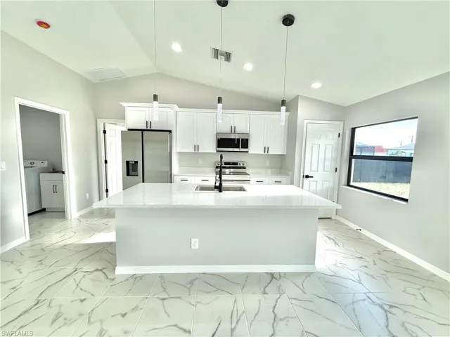 3006 Nw Douglas Cir, Cape Coral, Florida 33993