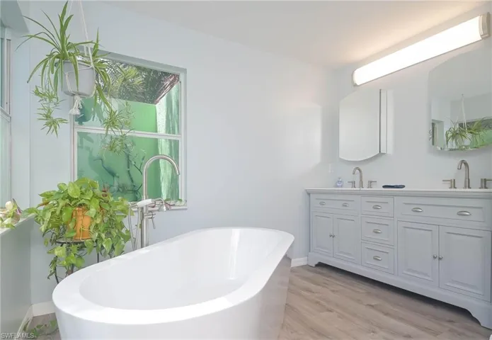 Dual Vanities!