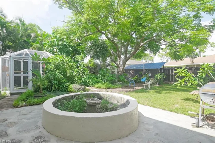 Play Area, Shed, Aviary