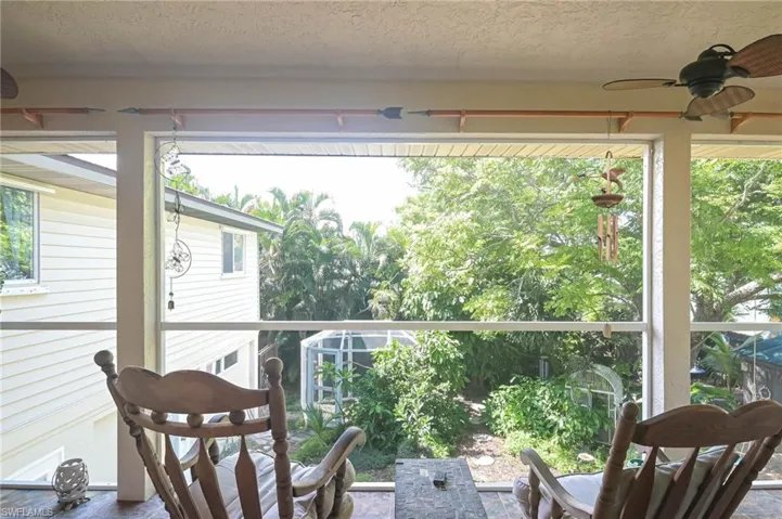 Screened Balcony off of Kitchen!