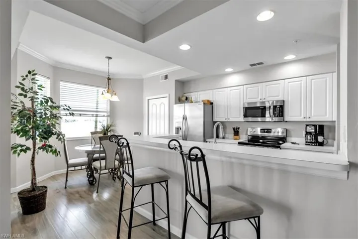 Breakfast bar