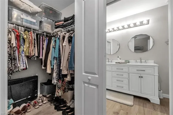 Walk in closet