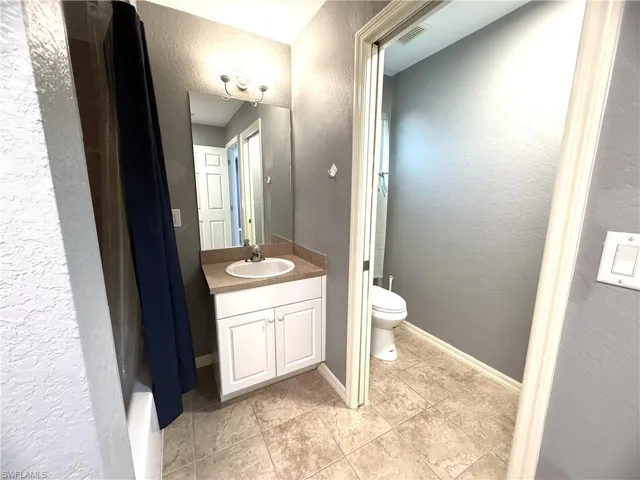 302 Nw 2nd Pl, Cape Coral, Florida 33993