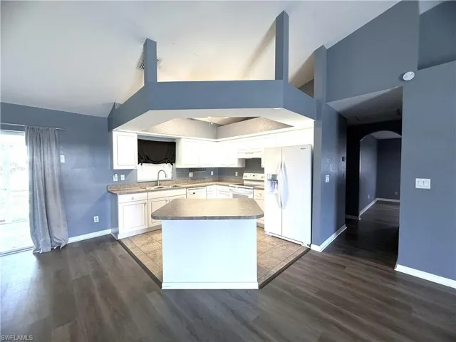 302 Nw 2nd Pl, Cape Coral, Florida 33993