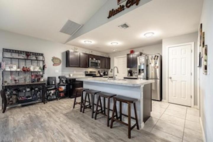 901 NE 18th TER, CAPE CORAL FL 33909