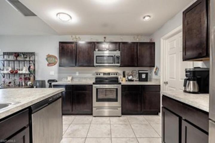 901 NE 18th TER, CAPE CORAL FL 33909