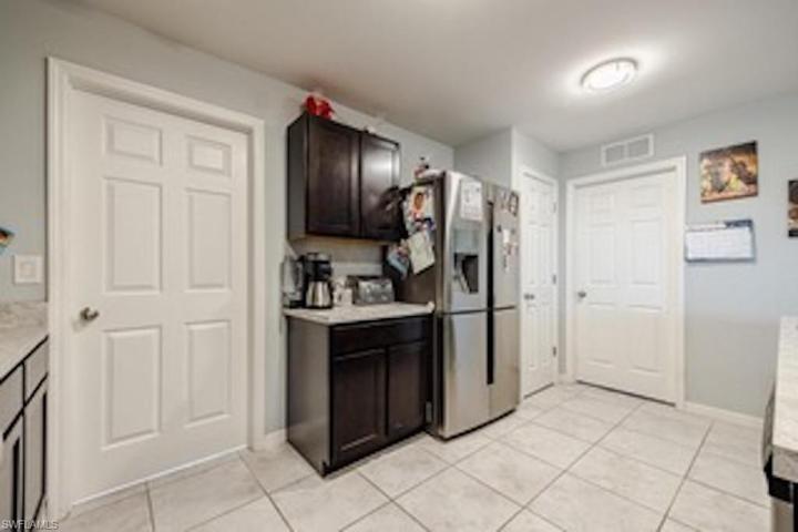 901 NE 18th TER, CAPE CORAL FL 33909