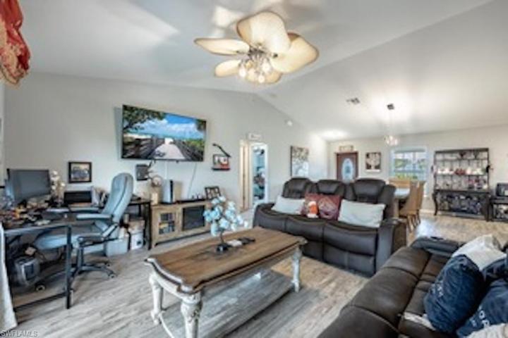 901 NE 18th TER, CAPE CORAL FL 33909