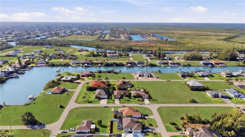 4222 Nw 22nd St, Cape Coral, Florida 33993