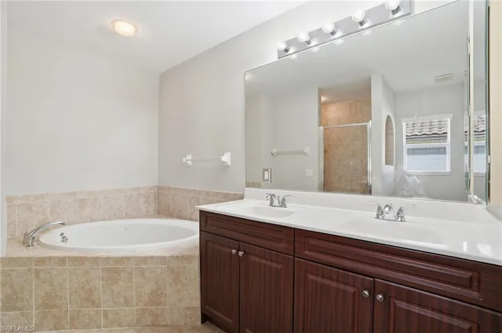 4222 Nw 22nd St, Cape Coral, Florida 33993