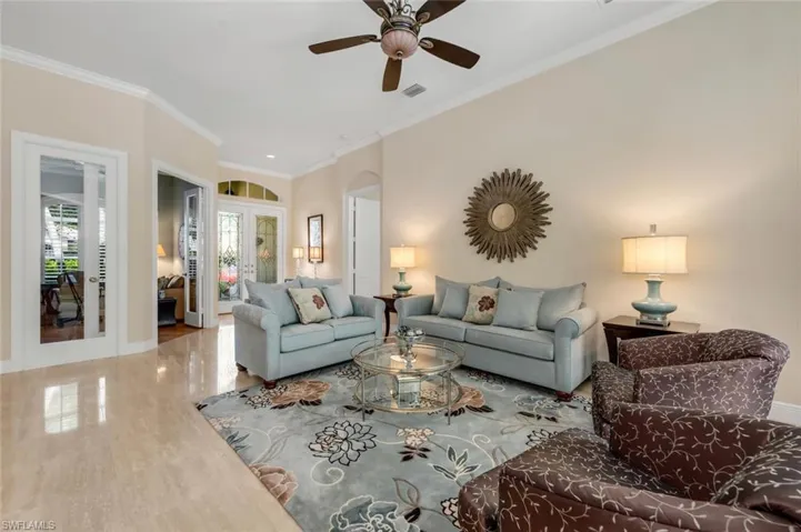 1078  Camelot  CIR, Naples, FL 34119