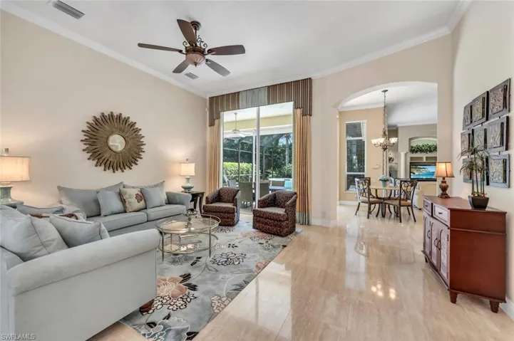 1078  Camelot  CIR, Naples, FL 34119