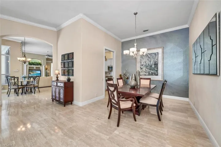1078  Camelot  CIR, Naples, FL 34119