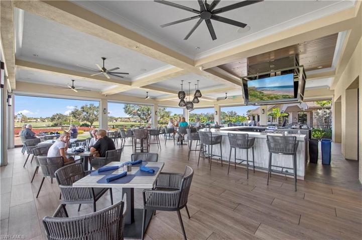 Outside bar and dining