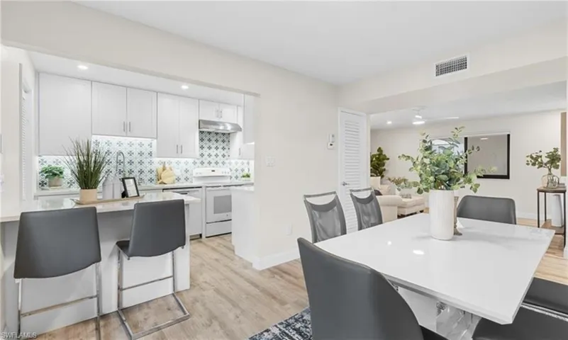 788  Park Shore  DR, Naples, FL 34103