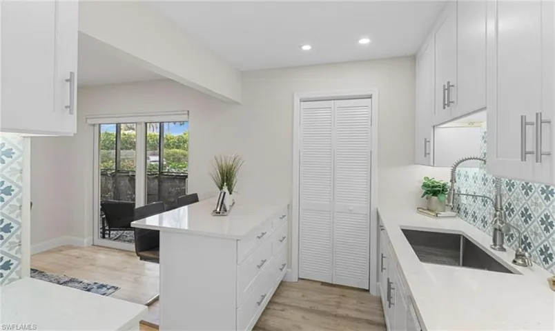 788  Park Shore  DR, Naples, FL 34103