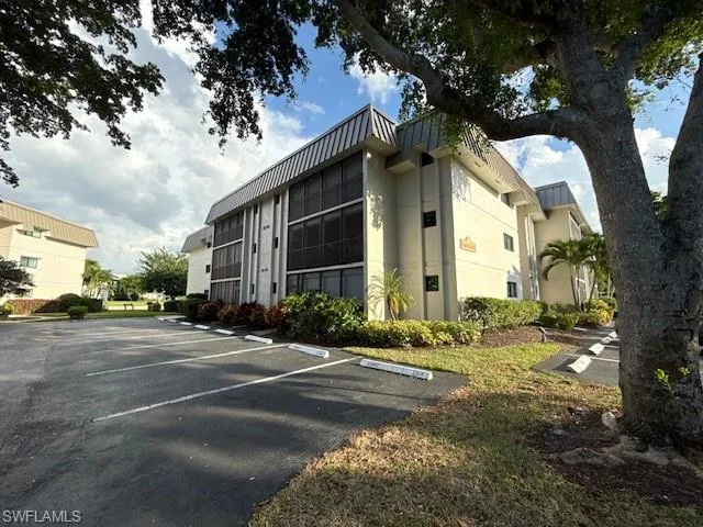 788  Park Shore  DR, Naples, FL 34103