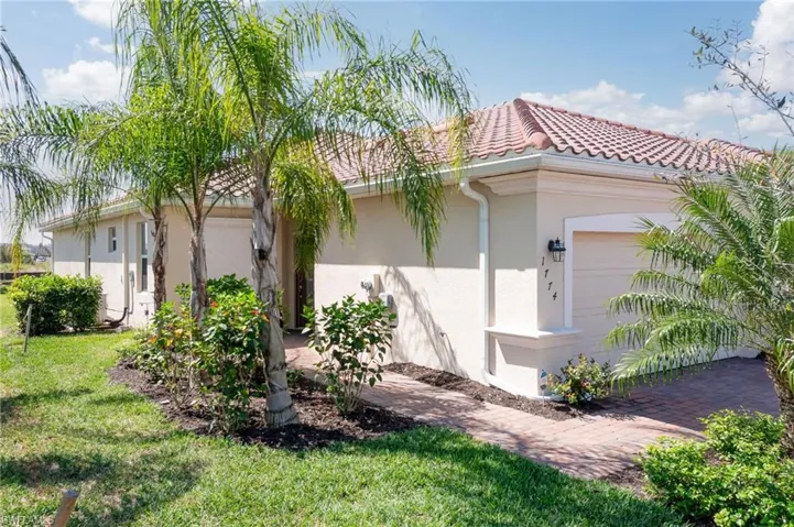 1774  Alameda  DR, Naples, FL 34120