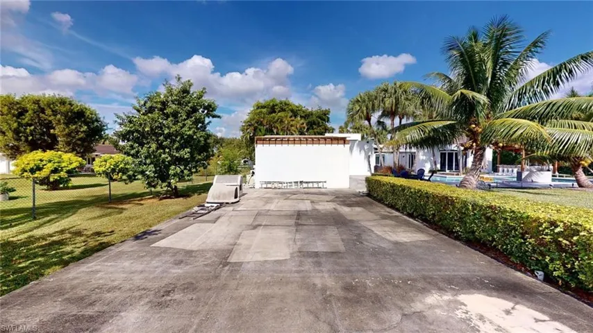 View of front of house with a front lawn