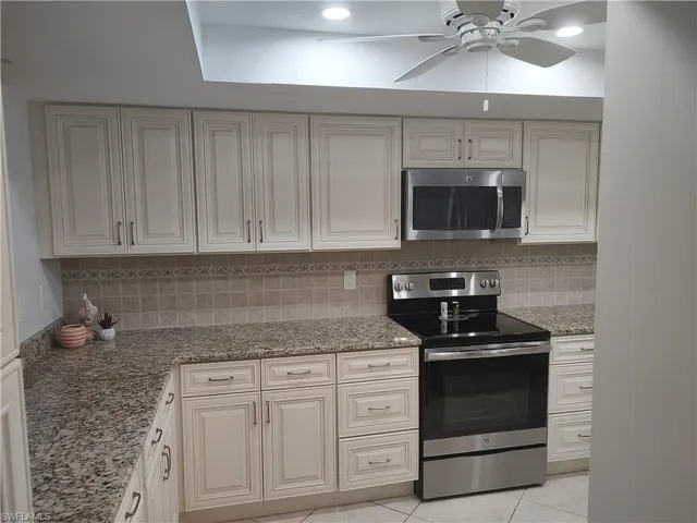 Remodeled kitchen with beautiful cabinets - and a lot of them!!