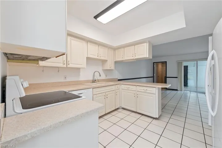 494 Bristle Cone Ln # 48, Naples, Florida 34113