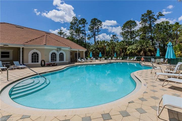 large community pool