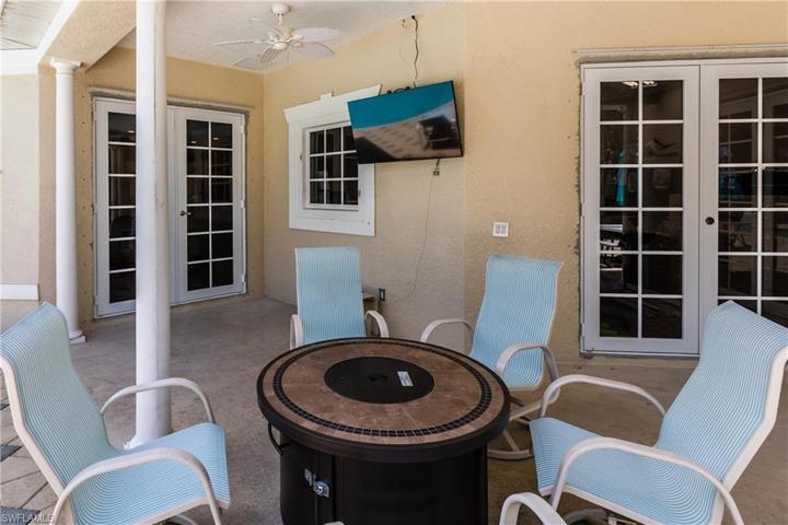 Enjoy firepit or TV at the clubhouse