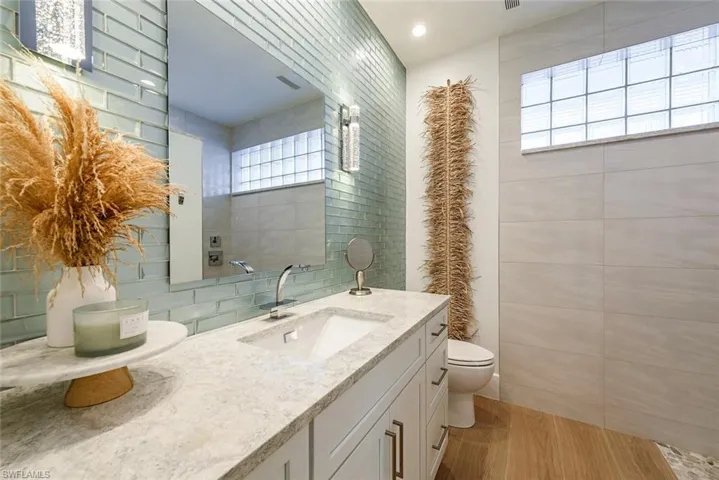 452  Willet  AVE, Naples, FL 34108