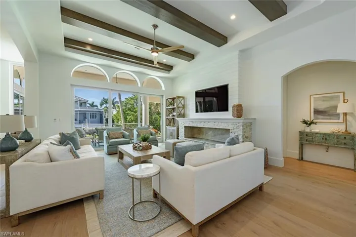 452  Willet  AVE, Naples, FL 34108