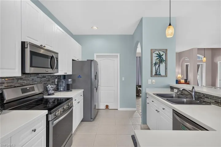 23410 Olde Meadowbrook Cir, Estero, Florida 34134