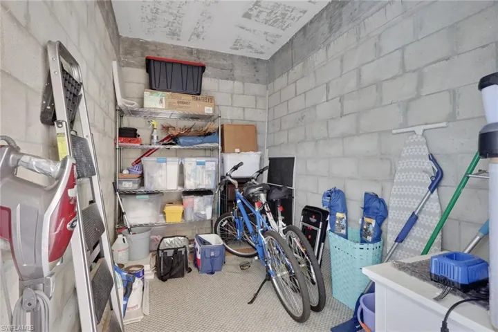 Oversize storage unit