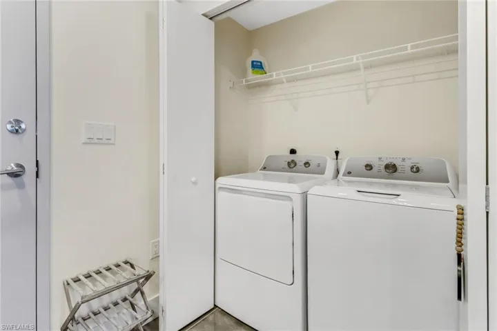 Clothes washing area with independent washer and dryer