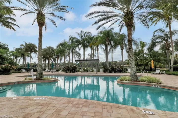 Main clubhouse resort style pool