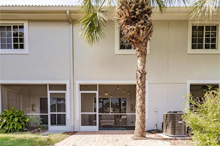 8068  Pacific Beach  DR, Fort Myers, FL 33966