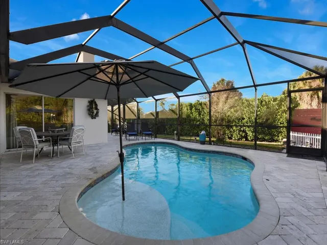 Spacious Pool Deck