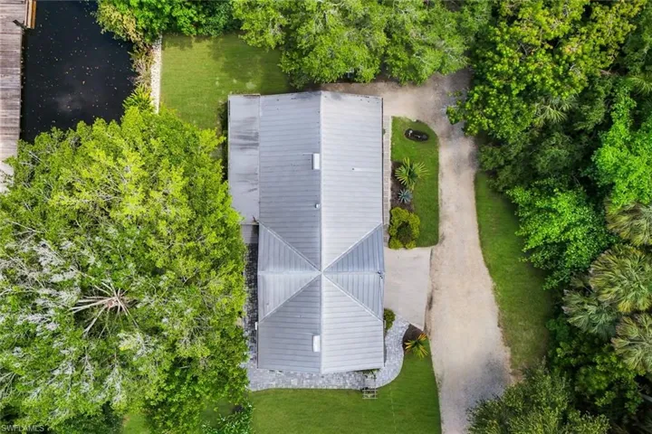 Home features a metal roof installed in 2017!