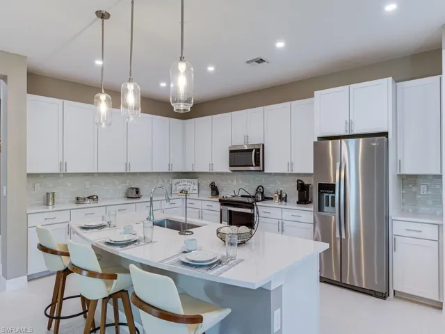 202  Indies E DR, Naples, FL 34114