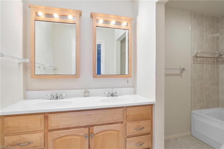 Secondary Owner’s Suite Bathroom (Upstairs)