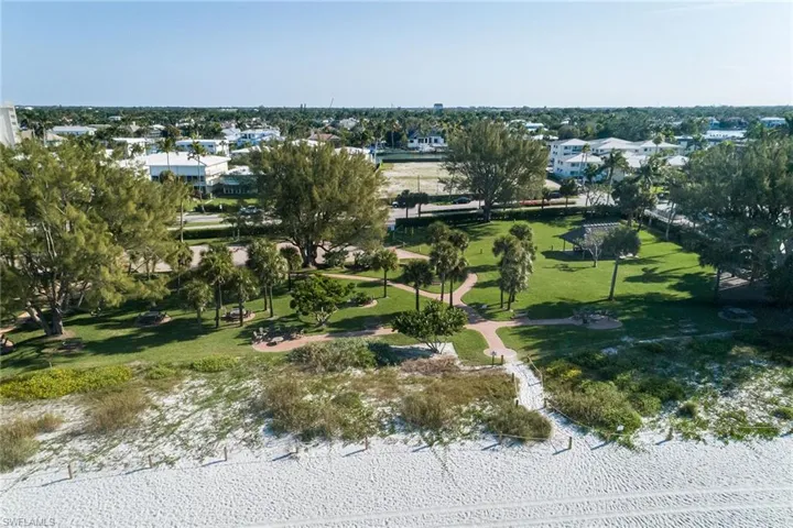 700 Bow Line Dr, Naples, Florida 34103