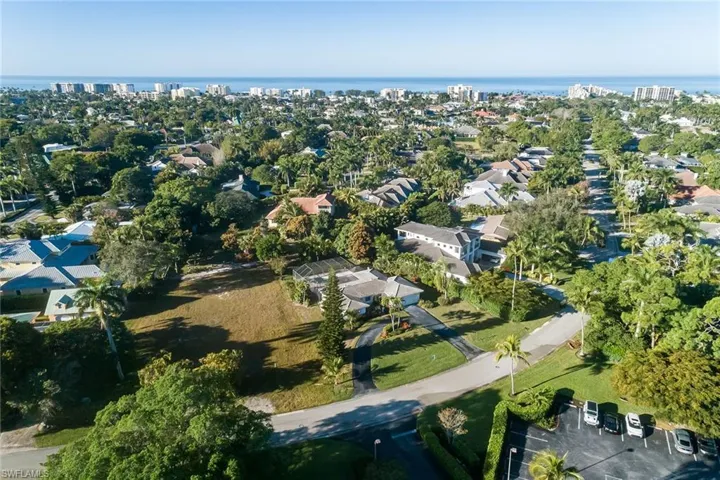 700 Bow Line Dr, Naples, Florida 34103