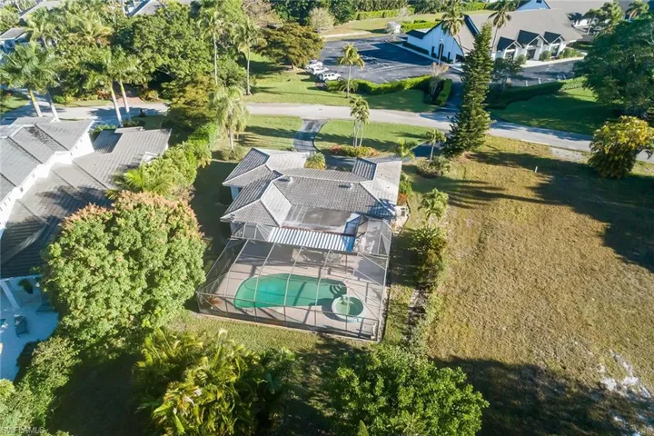 700 Bow Line Dr, Naples, Florida 34103
