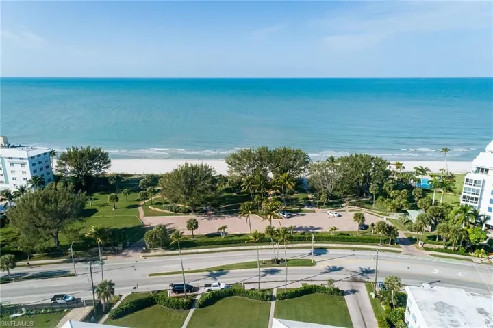 700 Bow Line Dr, Naples, Florida 34103