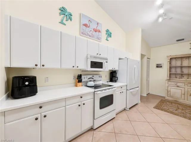 8175 Celeste Dr 1229, Naples, Florida 34113