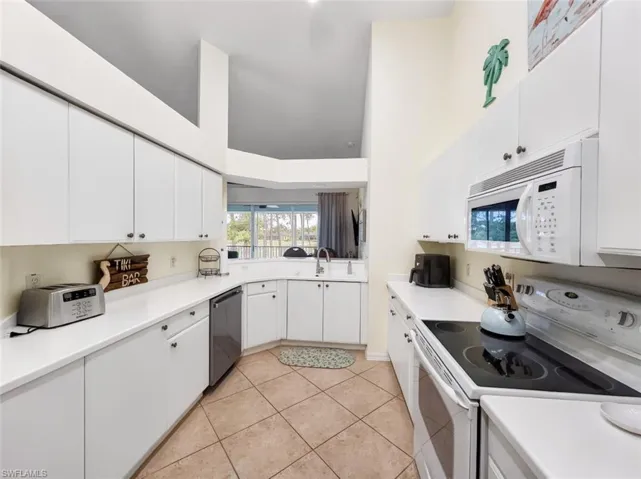 8175 Celeste Dr 1229, Naples, Florida 34113