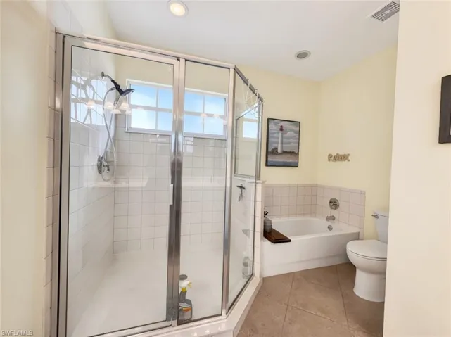 8175 Celeste Dr 1229, Naples, Florida 34113