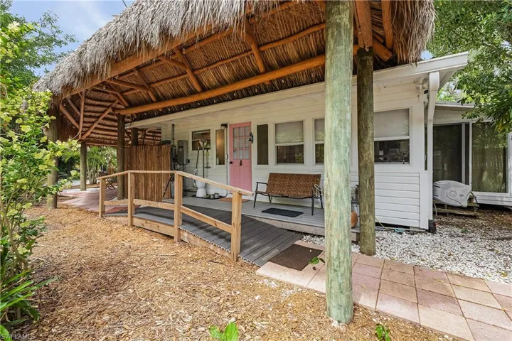 7697 Beach Daisy Ln, Bokeelia, Florida 33922