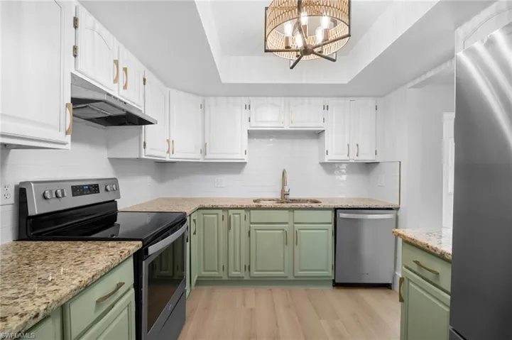 2223  Parkview  DR, Fort Myers, FL 33905
