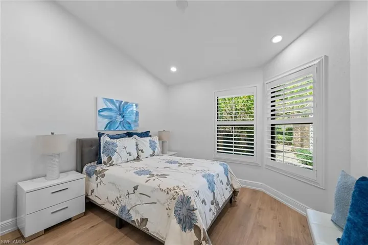 6644  Trident  WAY, Naples, FL 34108