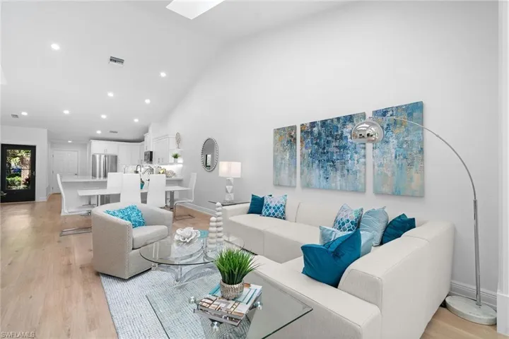 6644  Trident  WAY, Naples, FL 34108